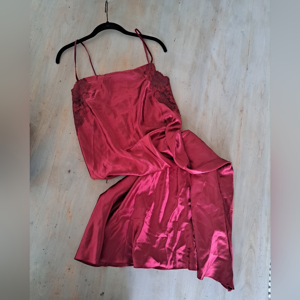 Oscar de la Renta nightgown